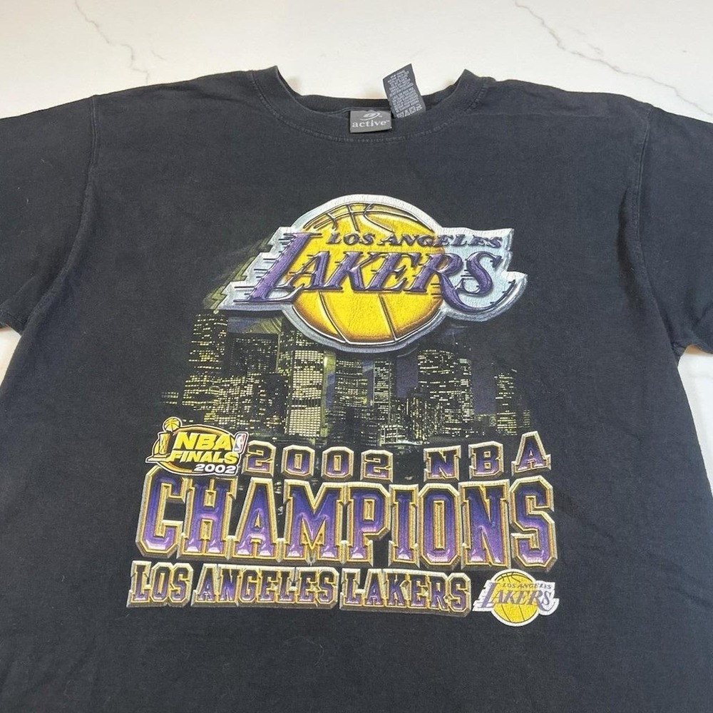 Los Angeles Lakers T-Shirt Mens Large 2002 NBA Champions Black Graphic Tee